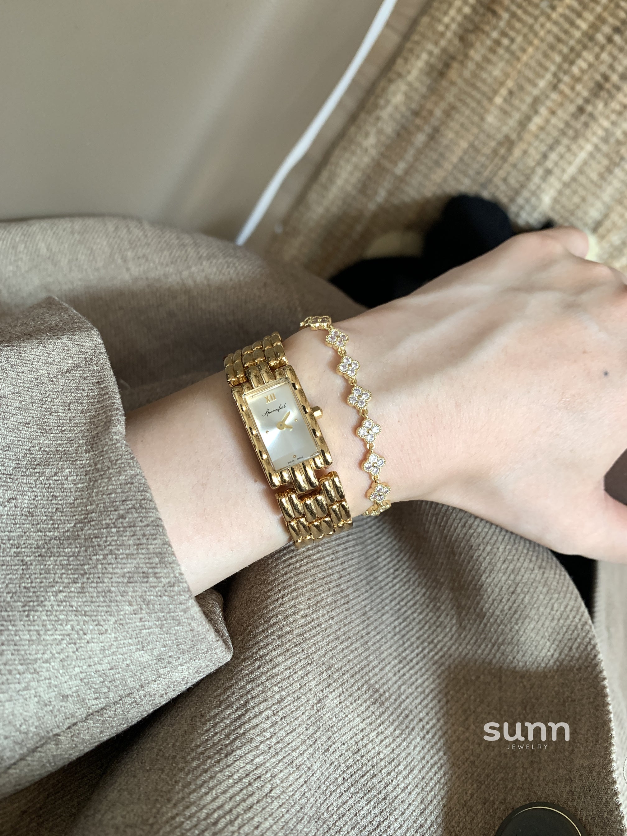 Myleigh Slim Bracelet Watch [IVKWBT31]