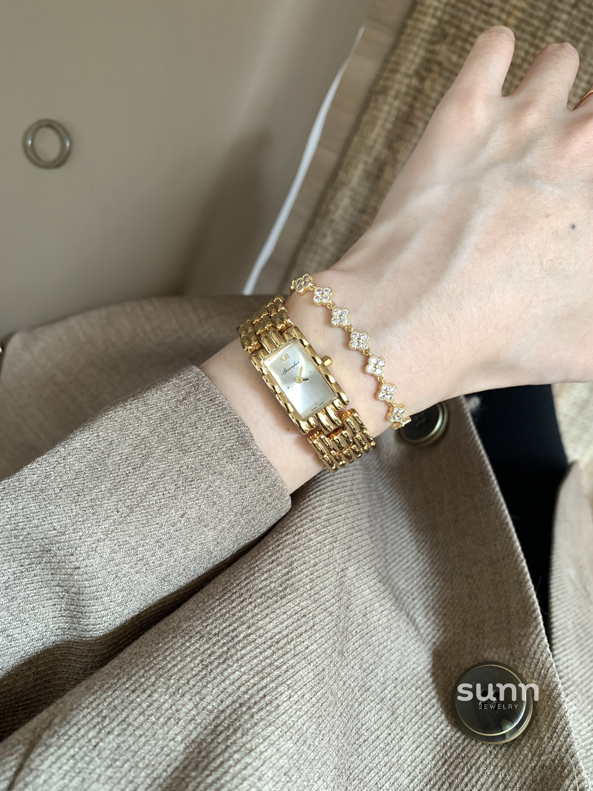 Myleigh Slim Bracelet Watch [ZKGXX40R]