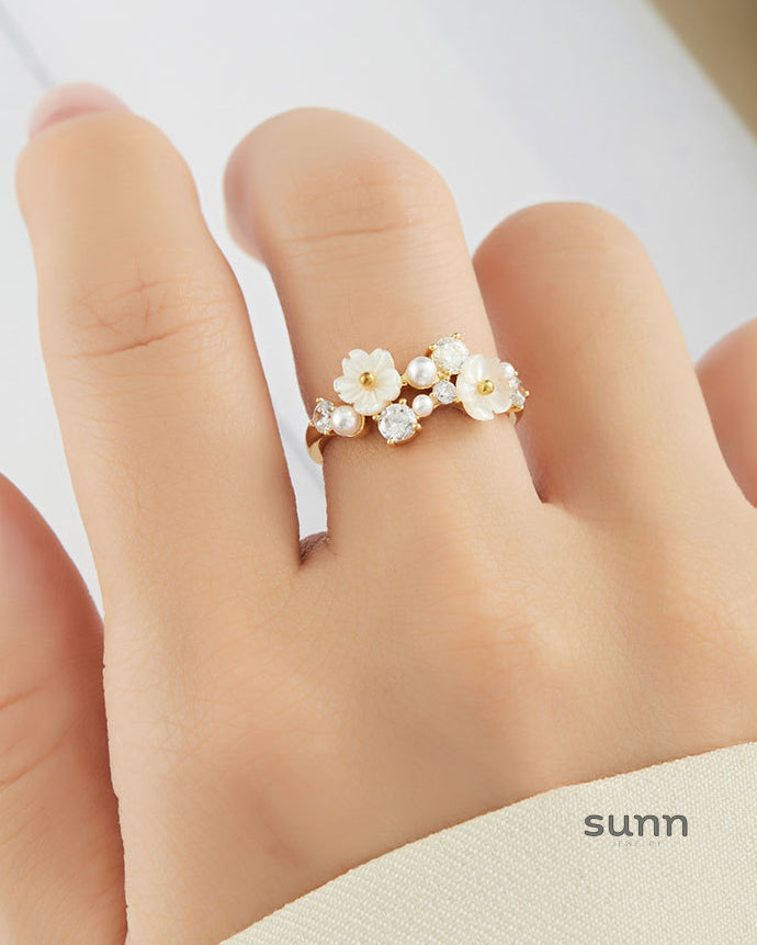 Myonna Shell Flower Open Ring [K03W5NY6]