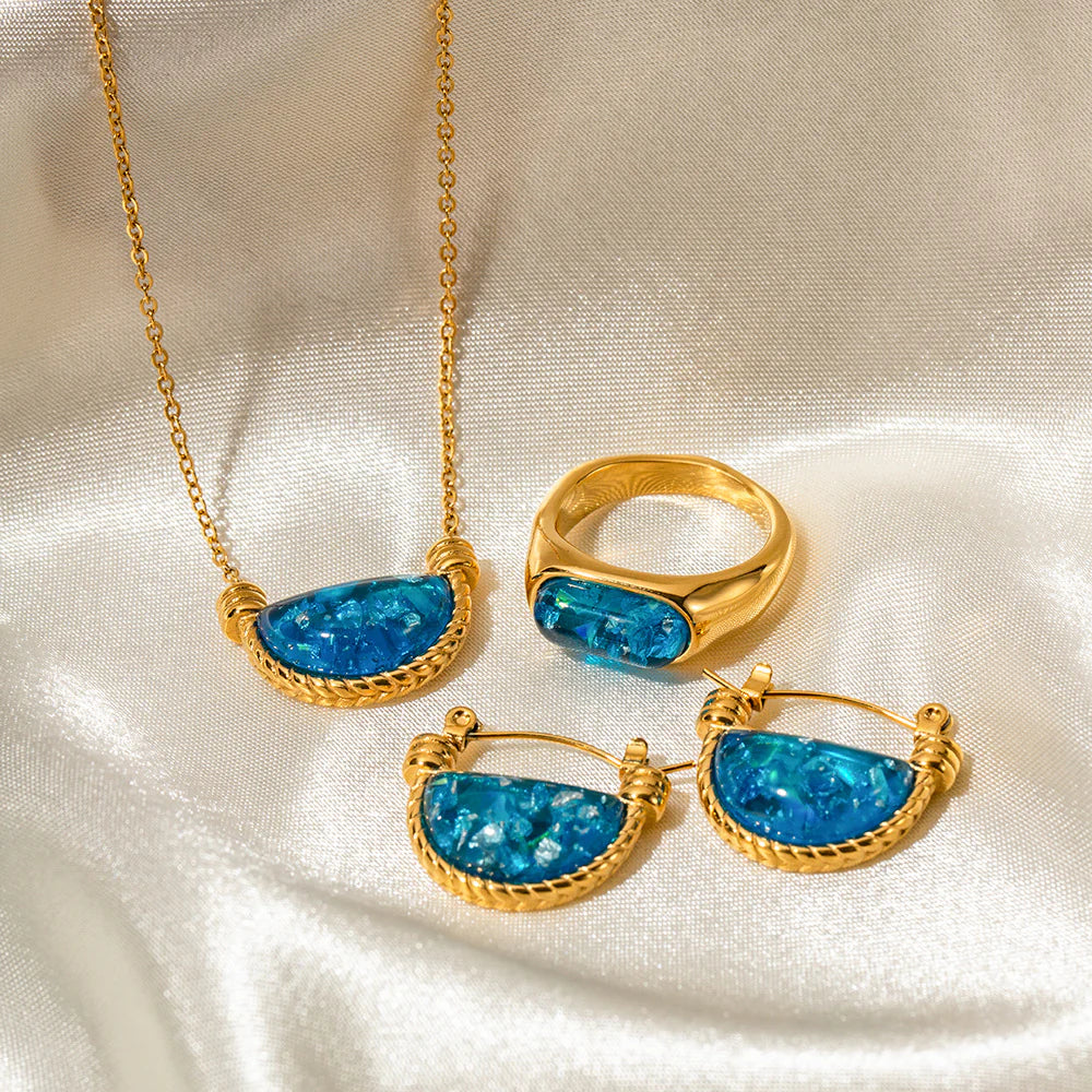 Myracle Blue Resin Pendant Necklace