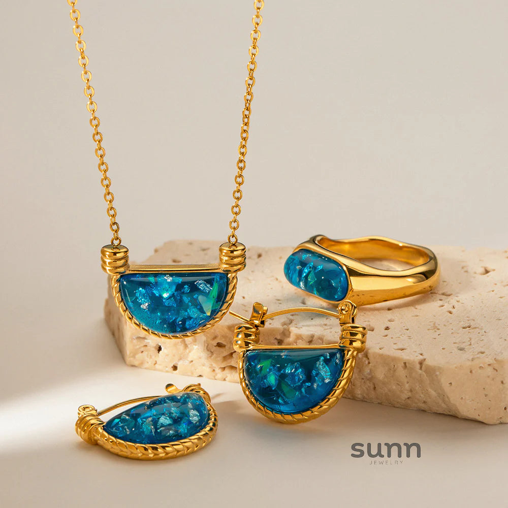 Myracle Blue Resin Pendant Necklace