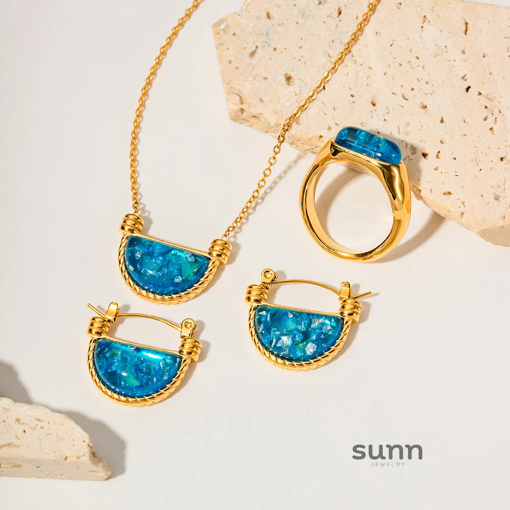 Myracle Blue Resin Pendant Necklace