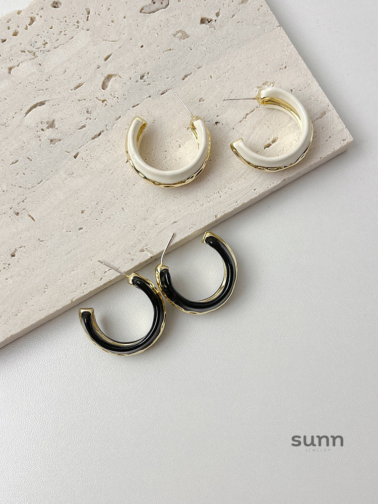 Nabiha Enamel Contrast Earrings