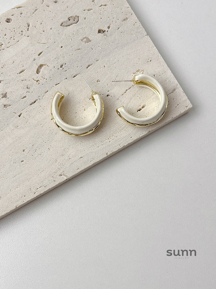 Nabiha Enamel Contrast Earrings