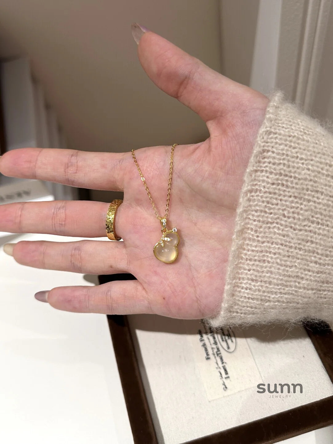 Nadia Chalcedony Gourd Necklace
