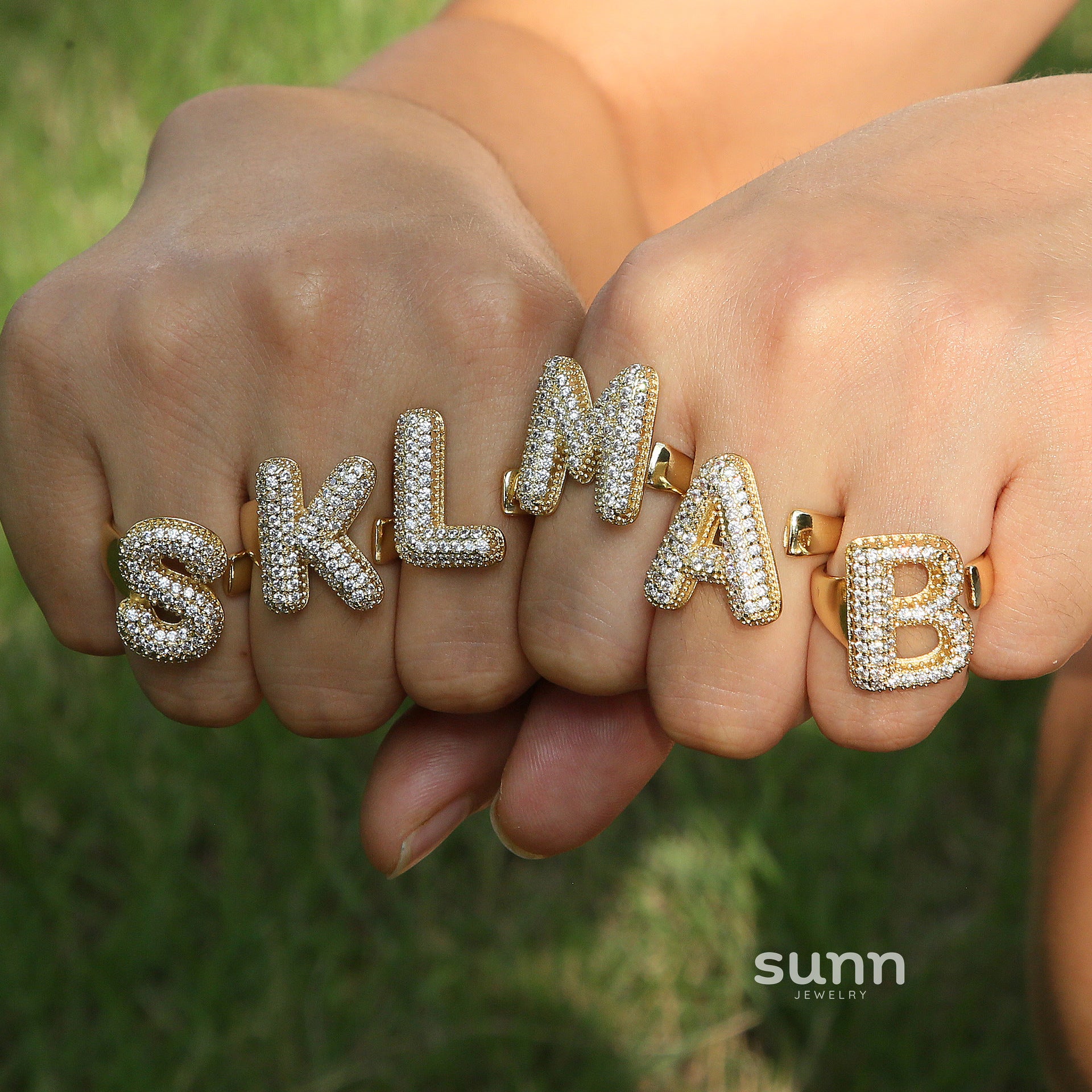 Naidelyn Gold Zircon Letter Ring [C6ODXKRJ]