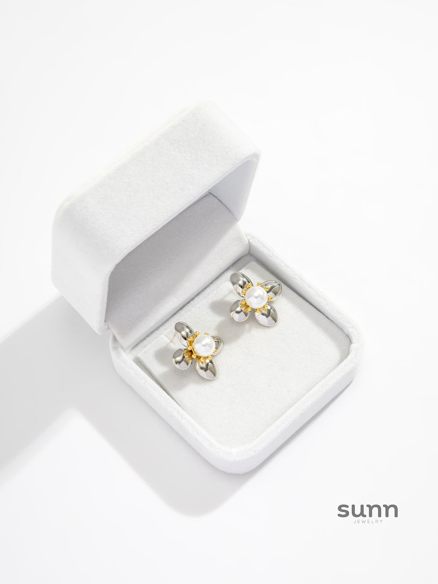 Naina Floral Pearl Drop Earrings [MU2Y3NQN]
