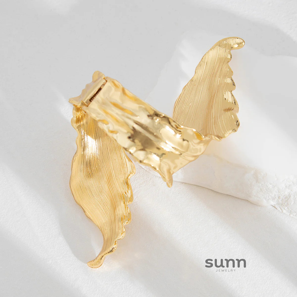 Naiomi Irregular Leaf Cuff