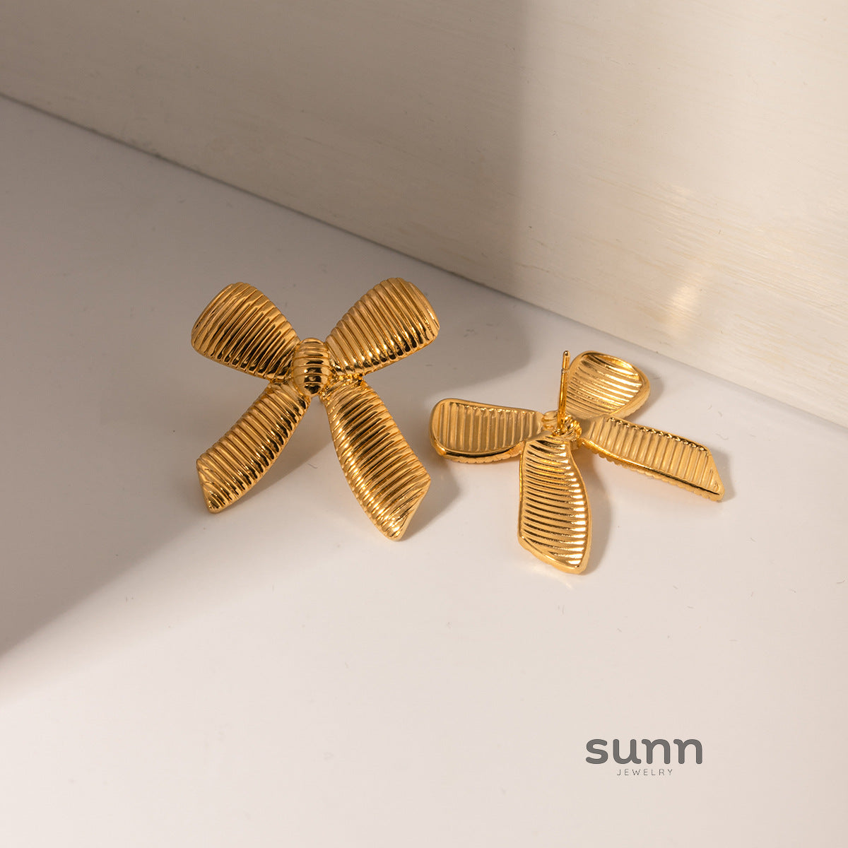 Naisha Dainty Bowknot Hoops [14V5Z1X4]