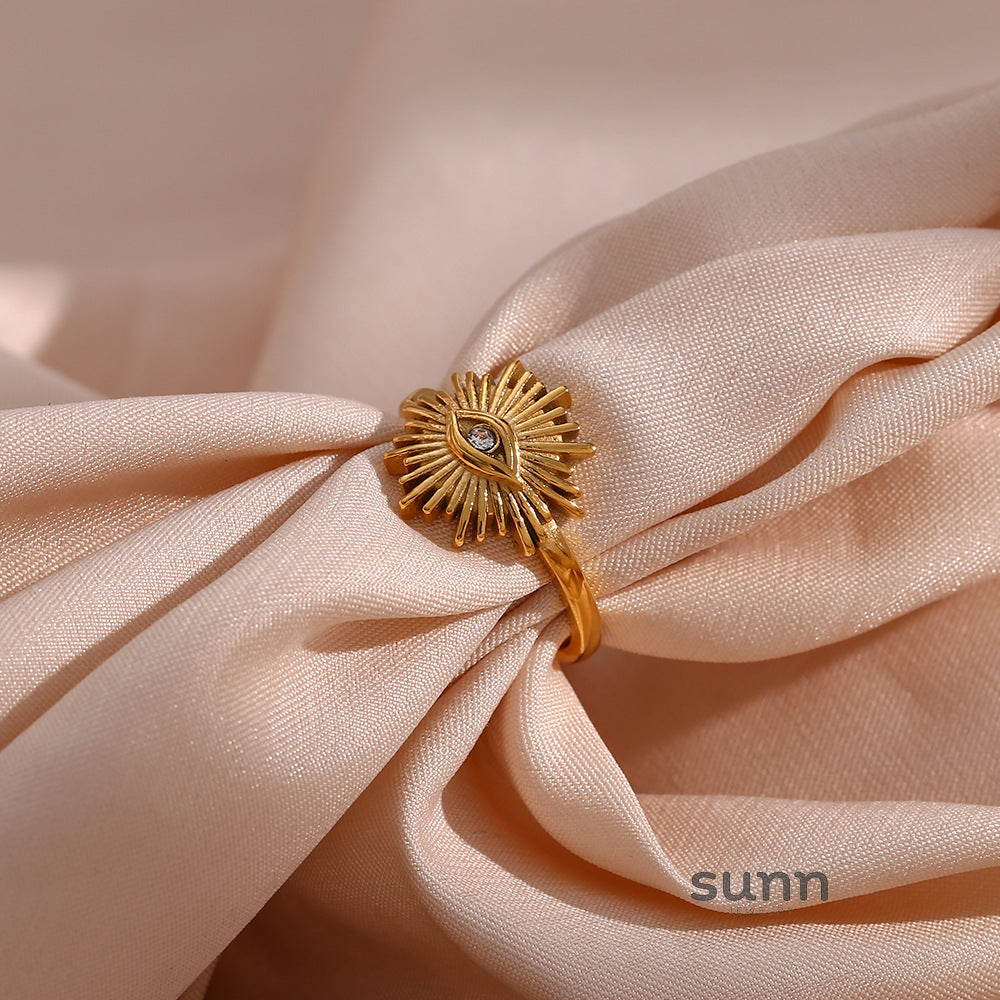 Nalia Golden Eye Ring [9VY7M48J]
