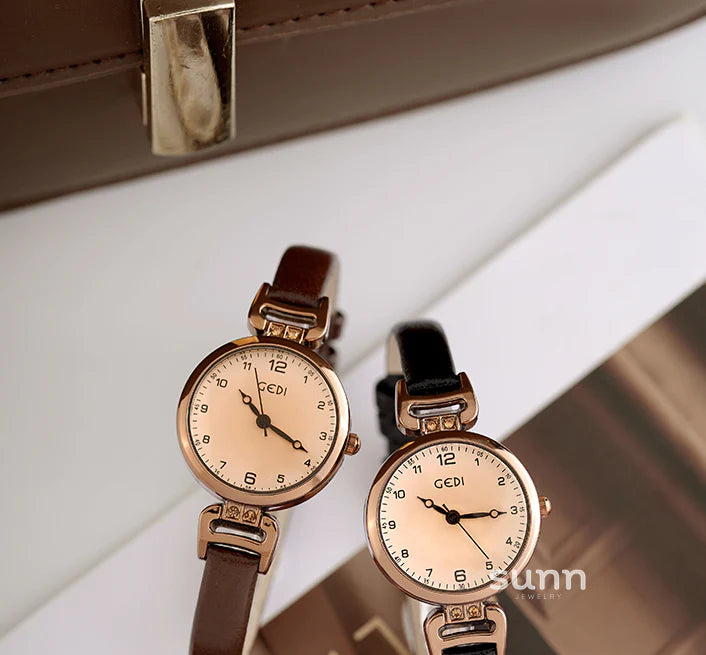 Naomy Vintage Leather Watch