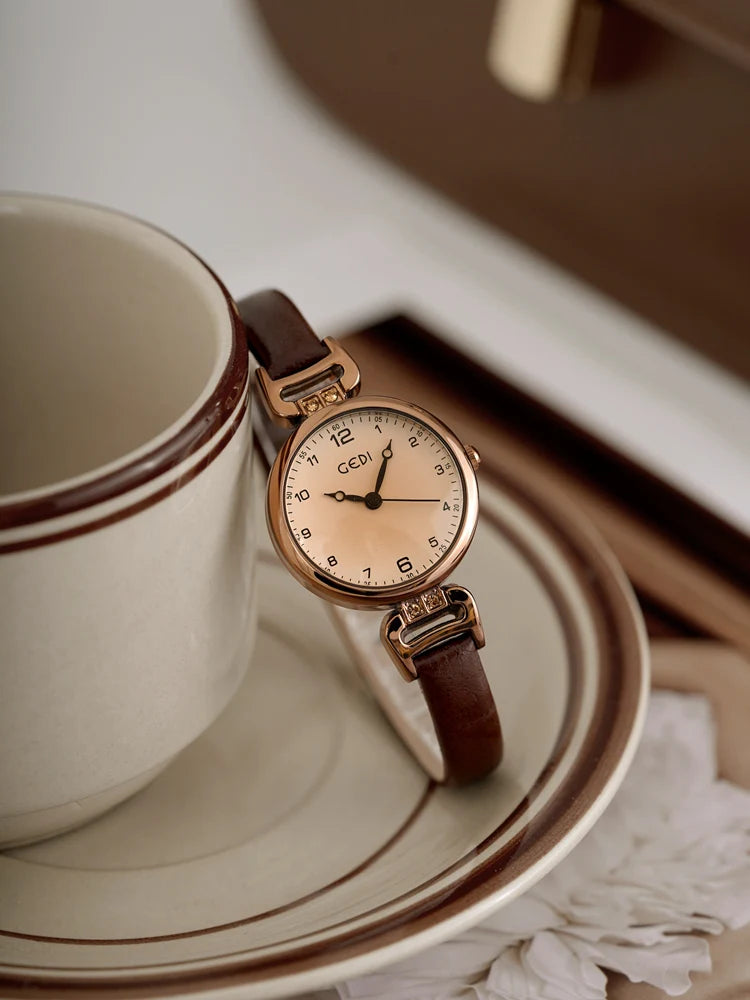 Naomy Vintage Leather Watch