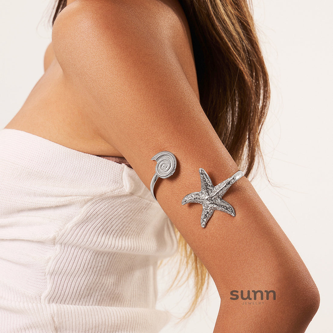 Nariyah Starfish Conch Arm Cuff [XYW47EXT]