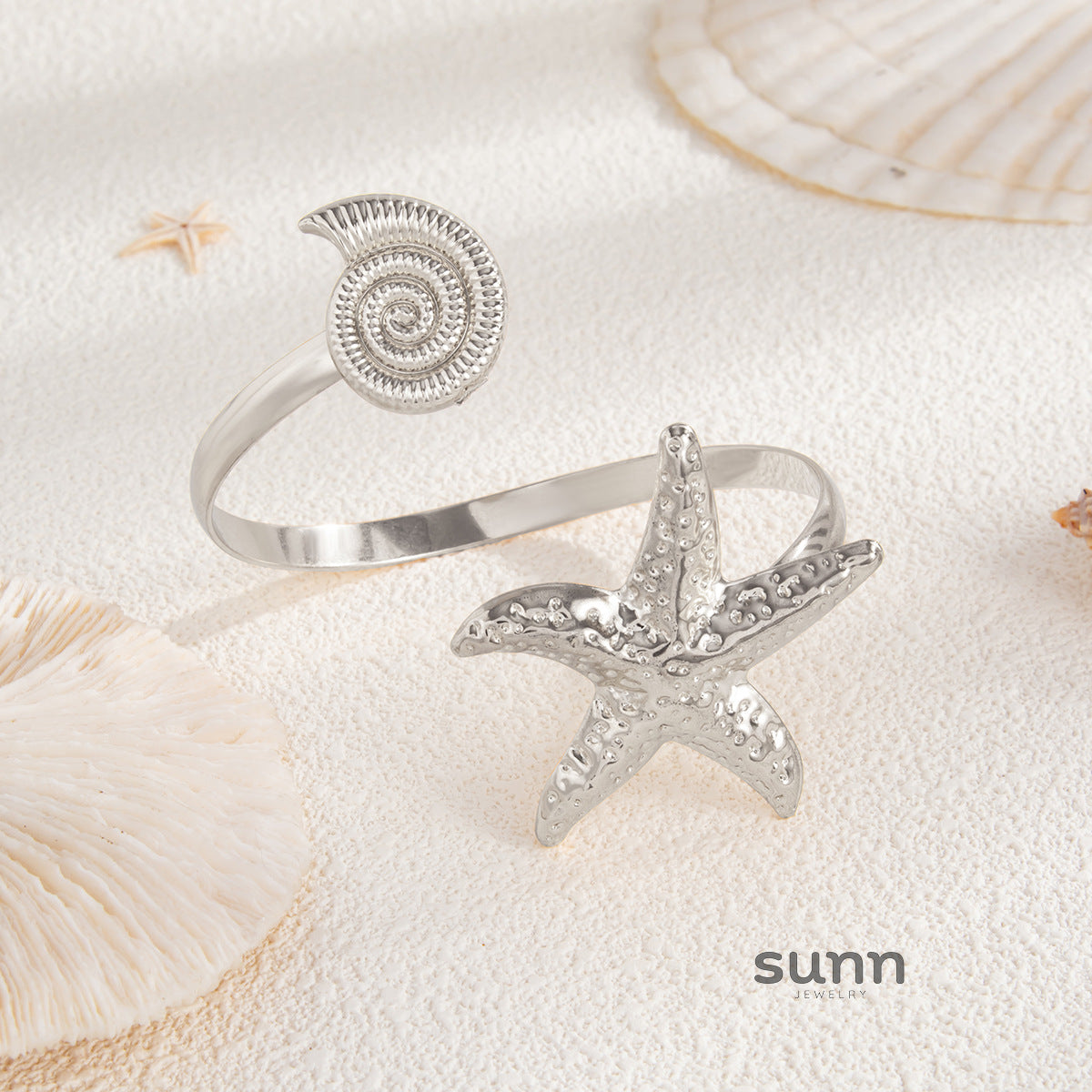 Nariyah Starfish Conch Arm Cuff [P1JZ8RHD]