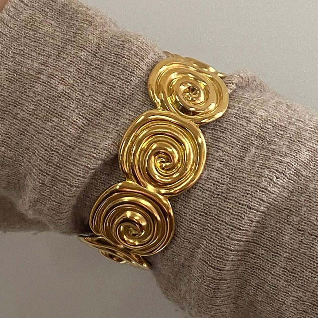 Nashly Conch Charm Bracelet [8UAII91X]