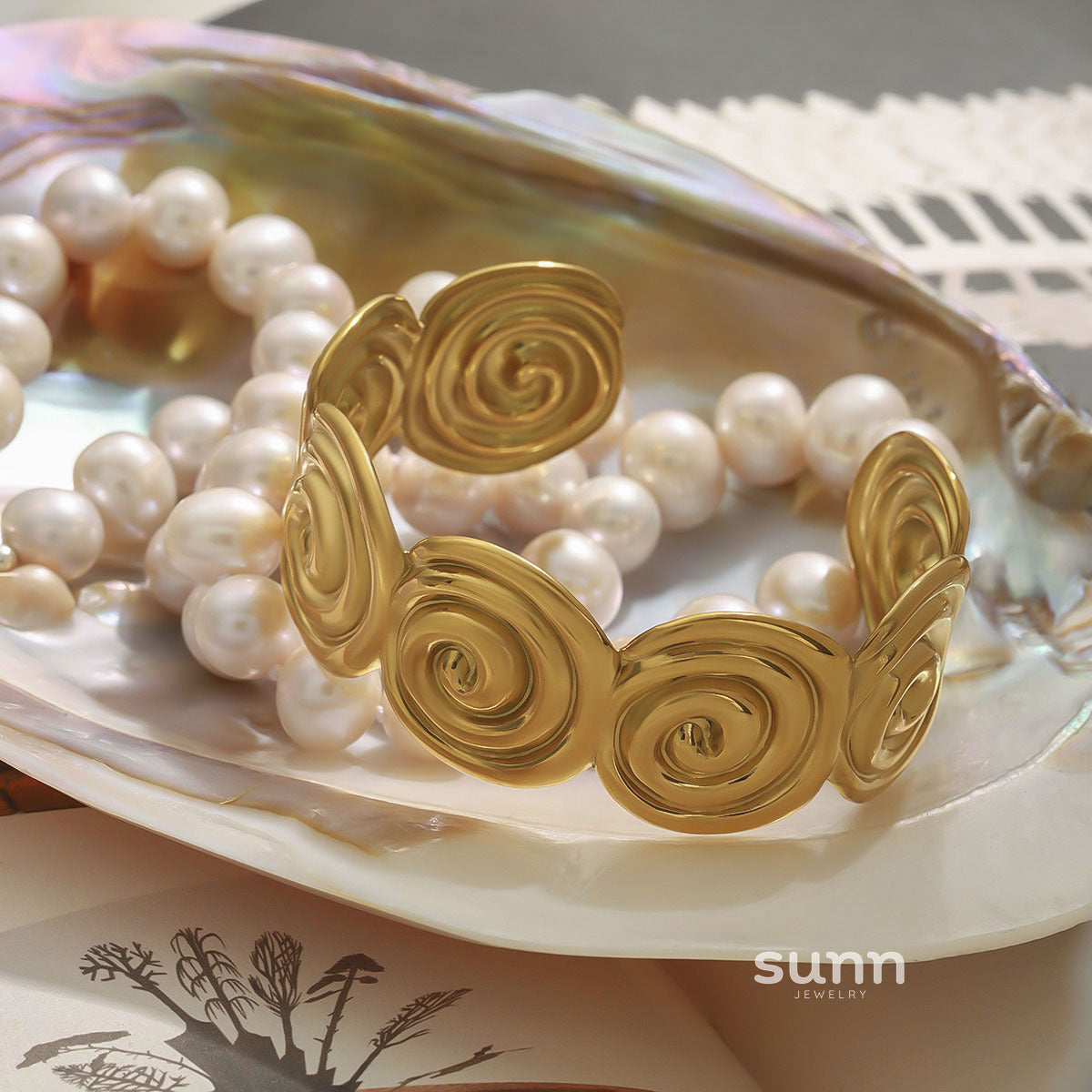 Nashly Conch Charm Bracelet [9JVMLY34]