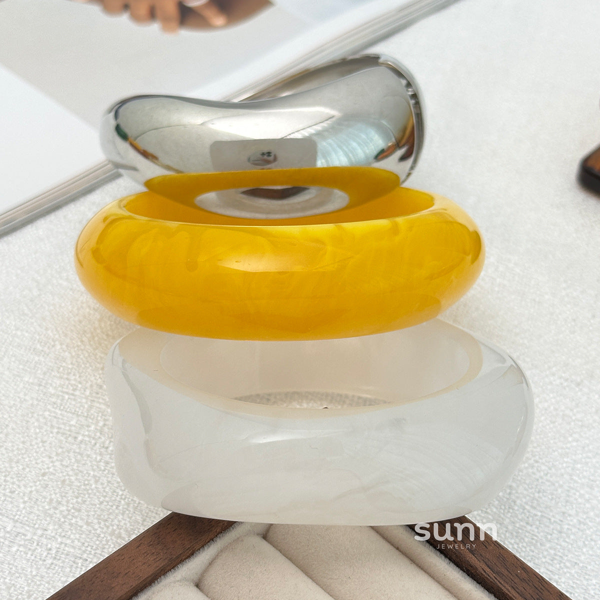 Nasra Marbled Resin Bangle [HE6UA1NP]