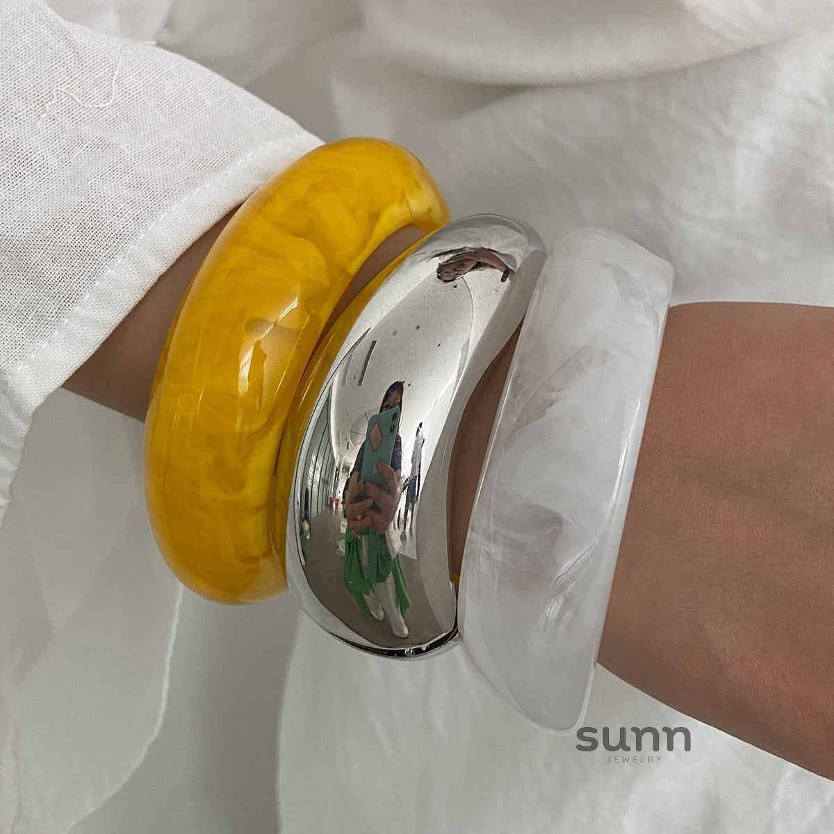 Nasra Marbled Resin Bangle [Z2ZBBFMY]