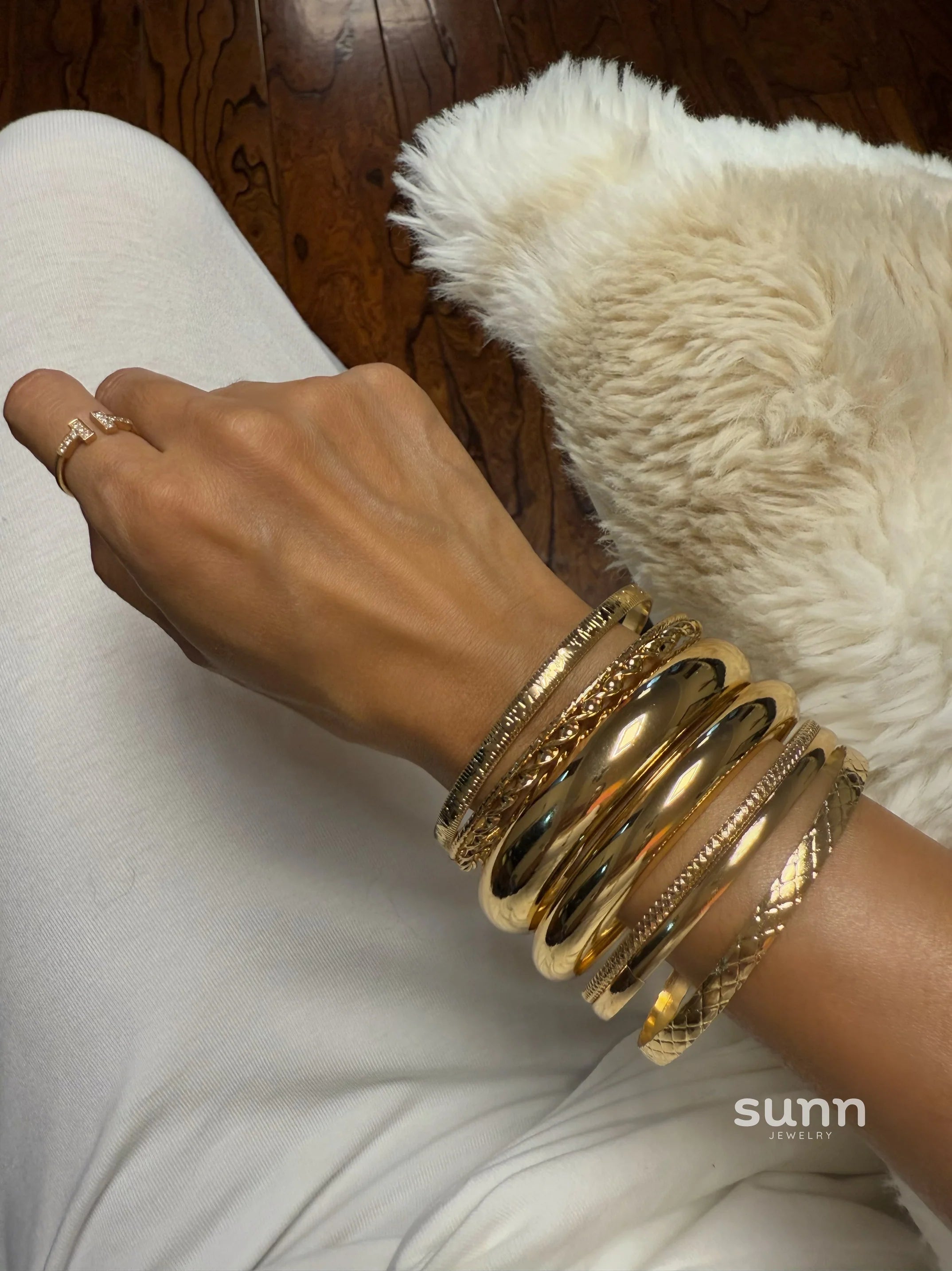 Natalee Sculptural Bangle Set