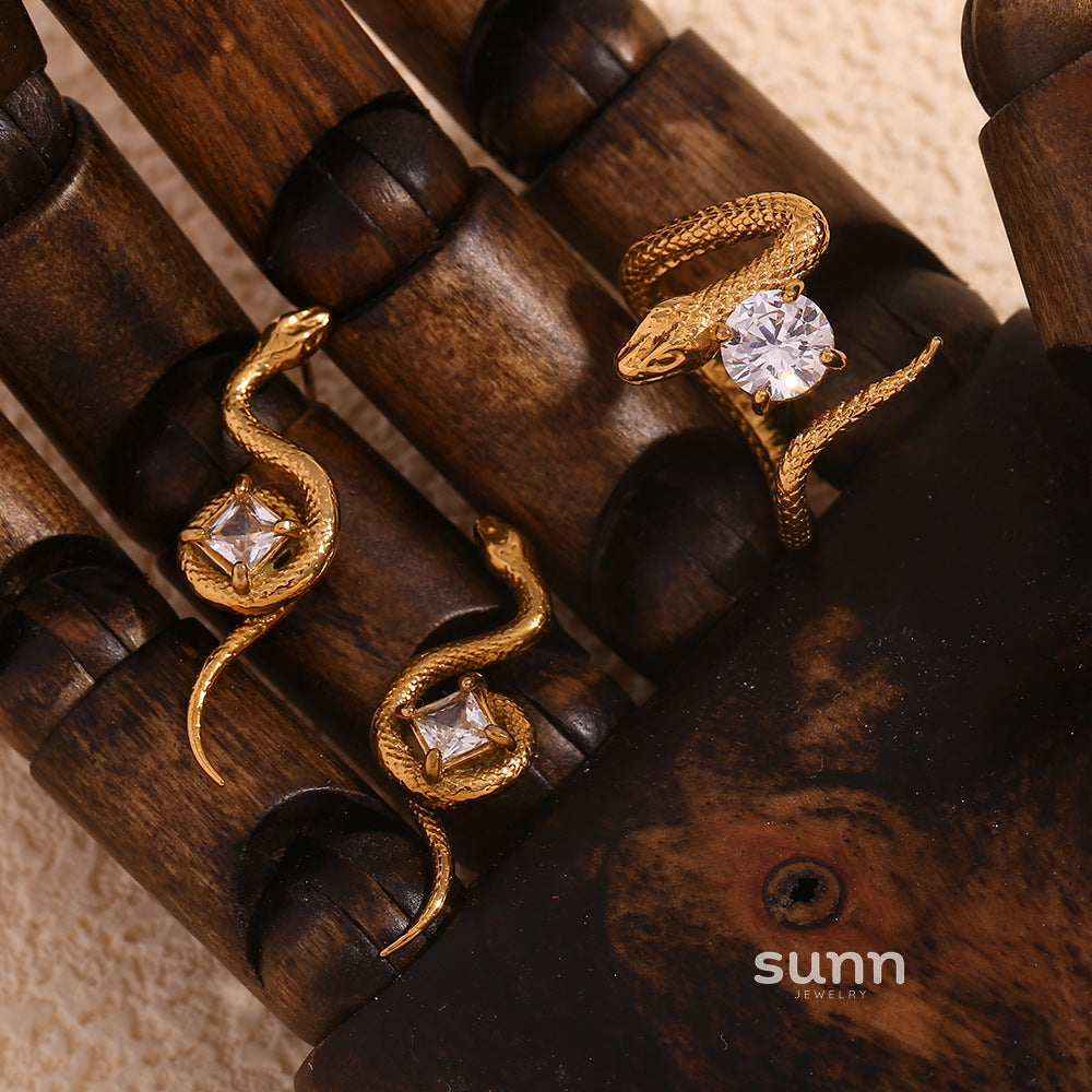 Natania Gold Serpent Zircon Earrings [GRUX2QBT]