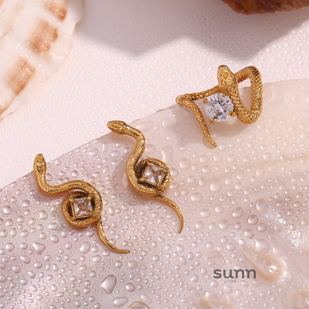 Natania Gold Serpent Zircon Earrings [Y4GZRV37]