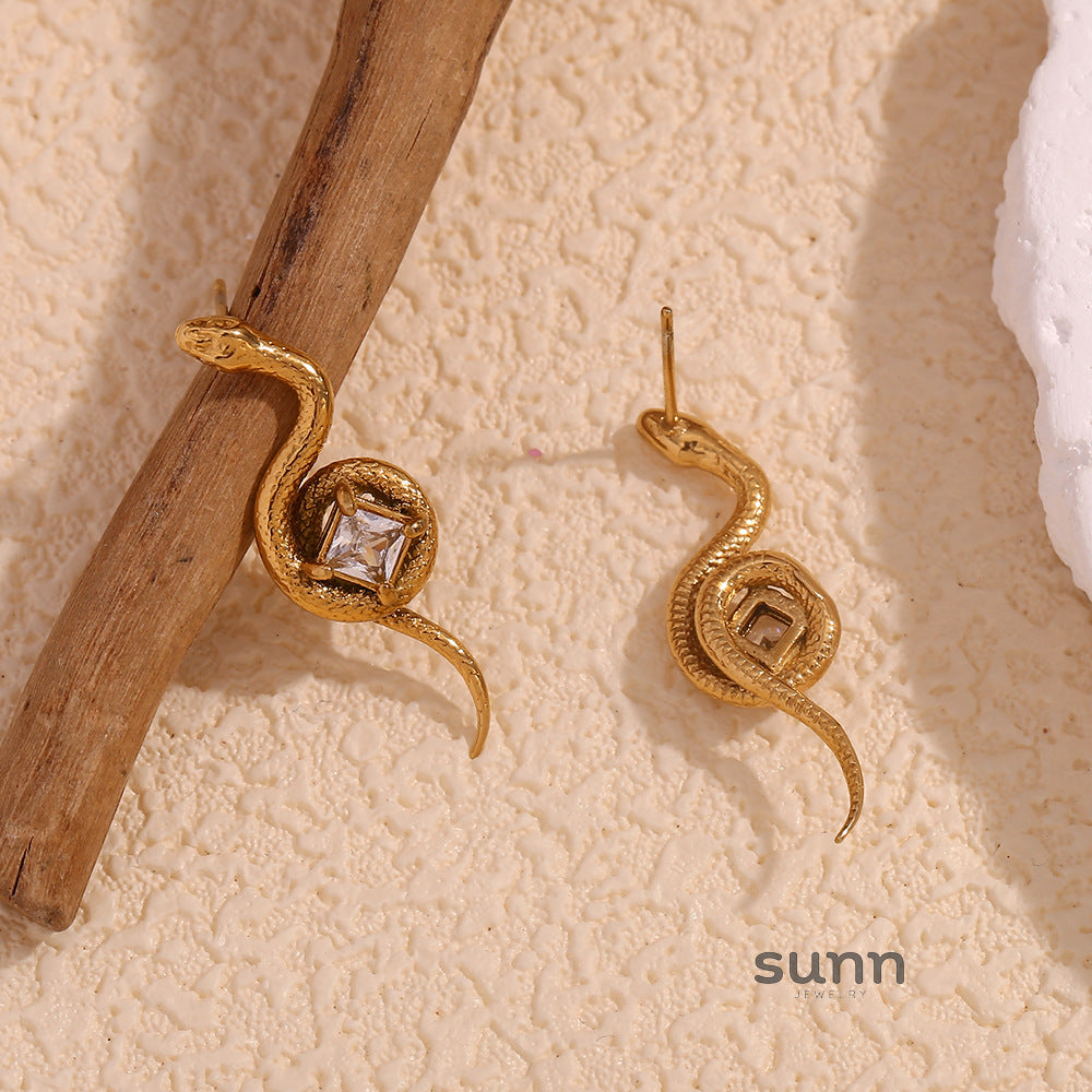 Natania Gold Serpent Zircon Earrings [90QOH9ZP]