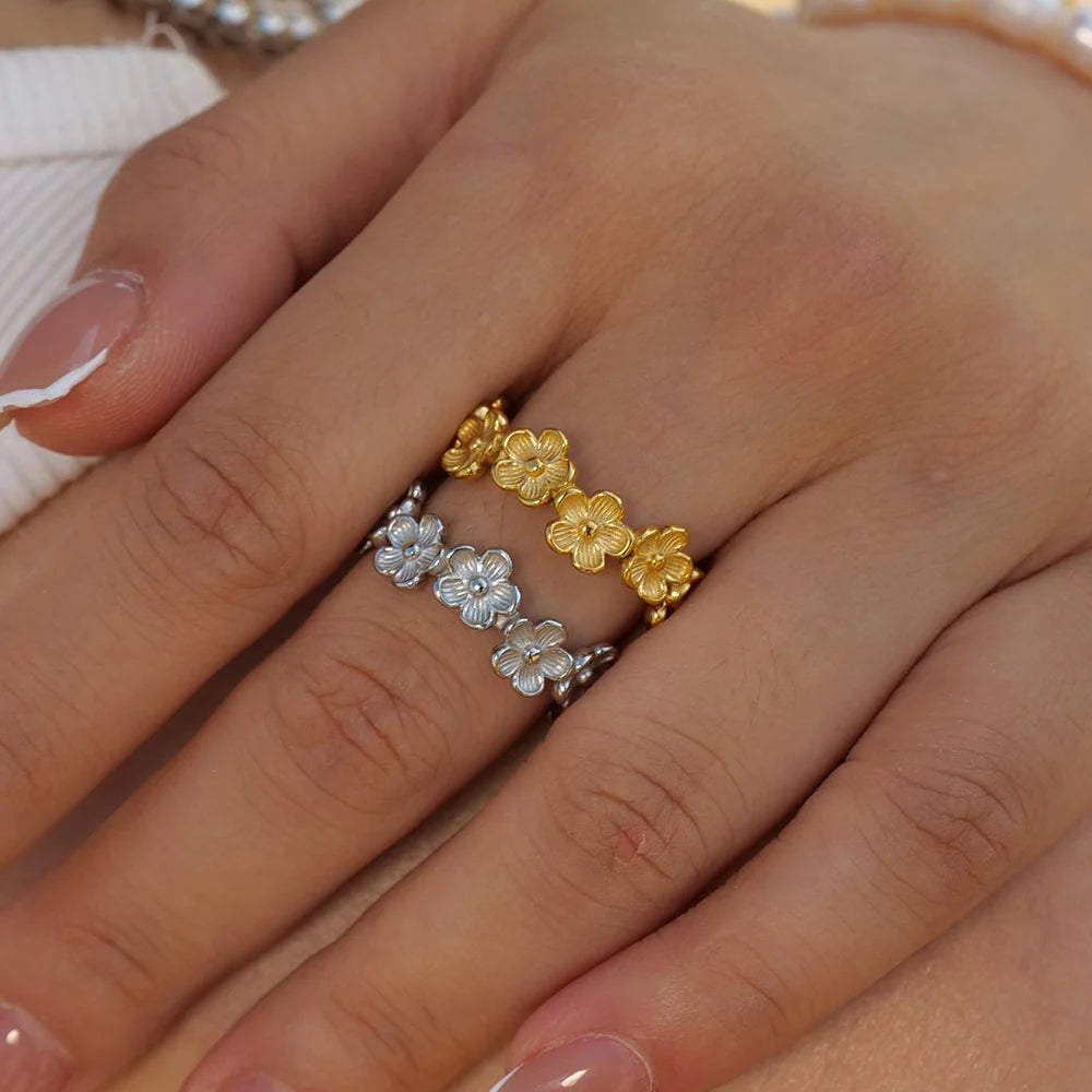 Naudia Floral C-Shaped Ring