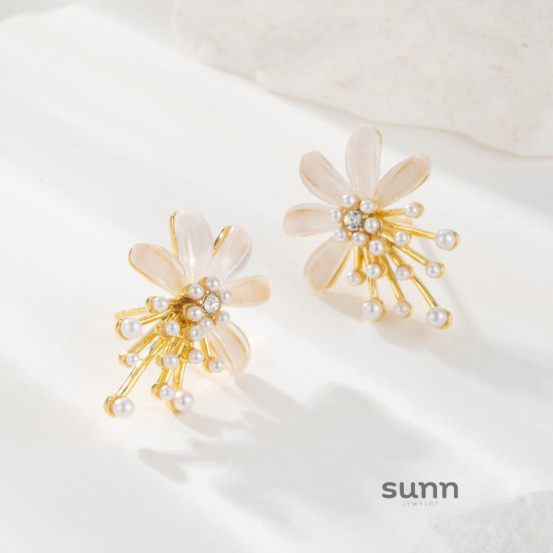 Navaeh Floral Pearl Tassel Earrings [B1NA2NEL]