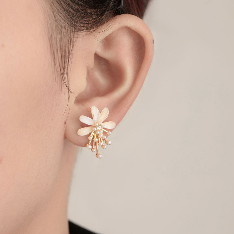 Navaeh Floral Pearl Tassel Earrings [GGL1EN1A]