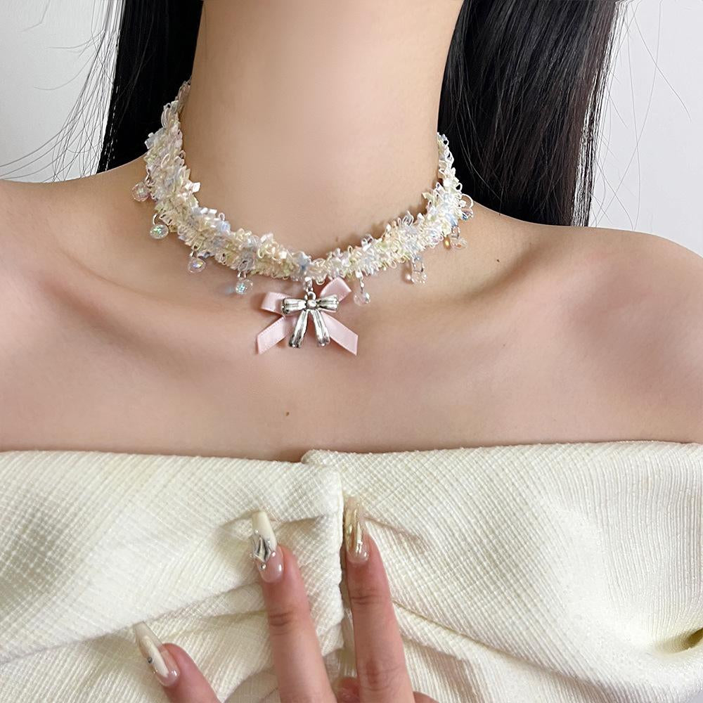 Navaeh Lace Plush Bow Choker [I4F5X5EJ]