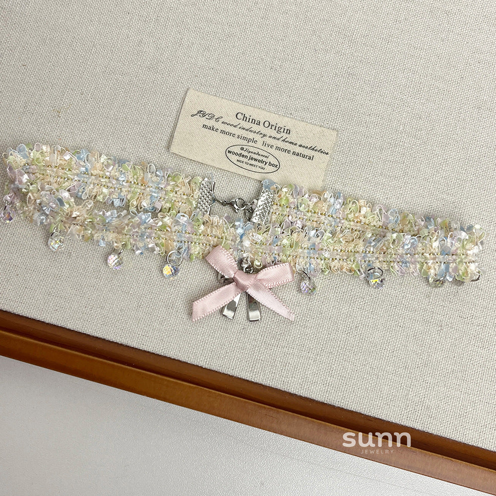 Navaeh Lace Plush Bow Choker [99K3IP1Q]