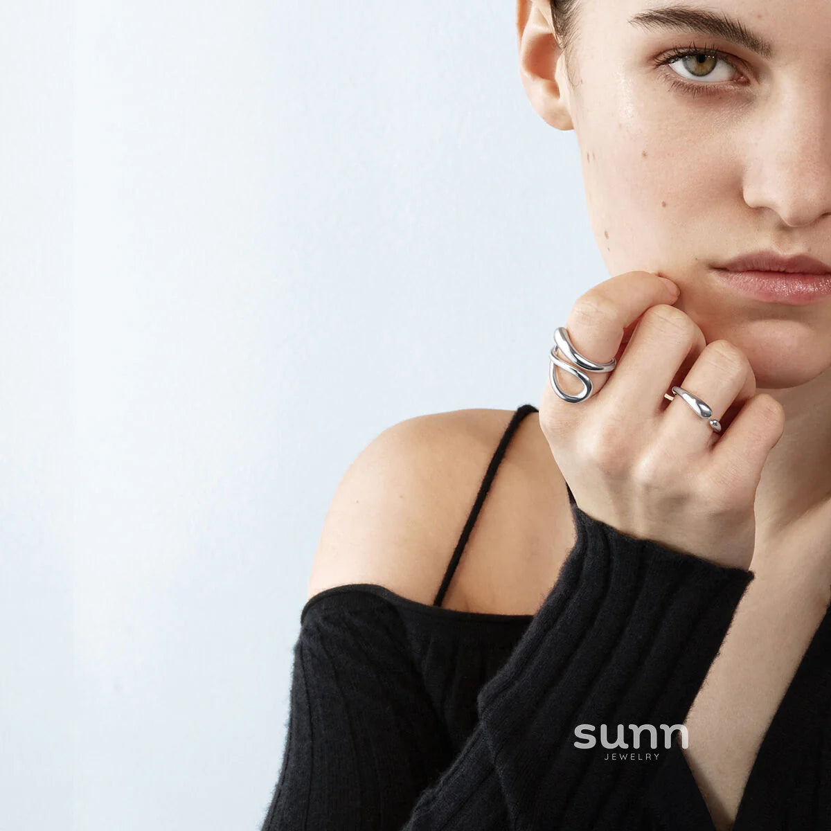 Navia Titanium Open Ring
