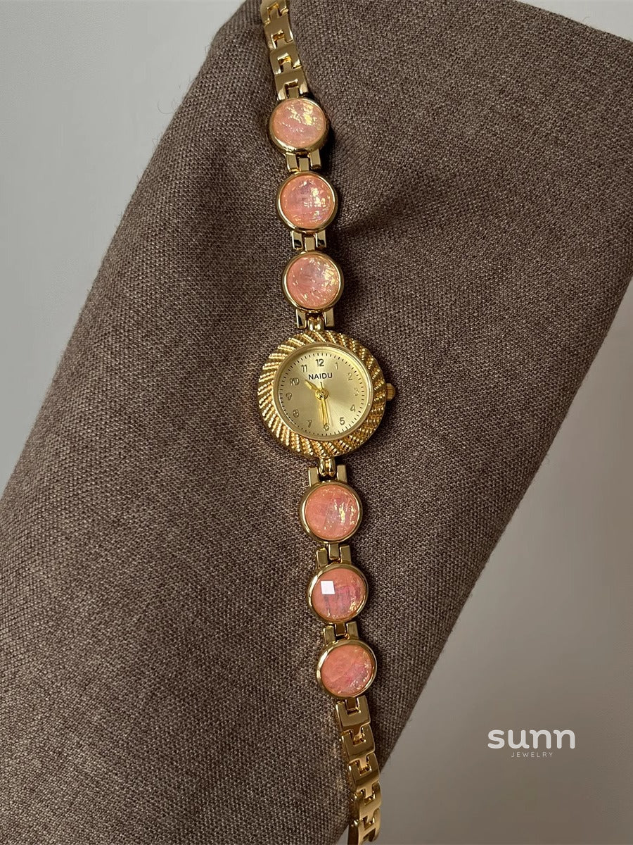Nayeli Peacock Cat-Eye Watch [J71TMKKH]