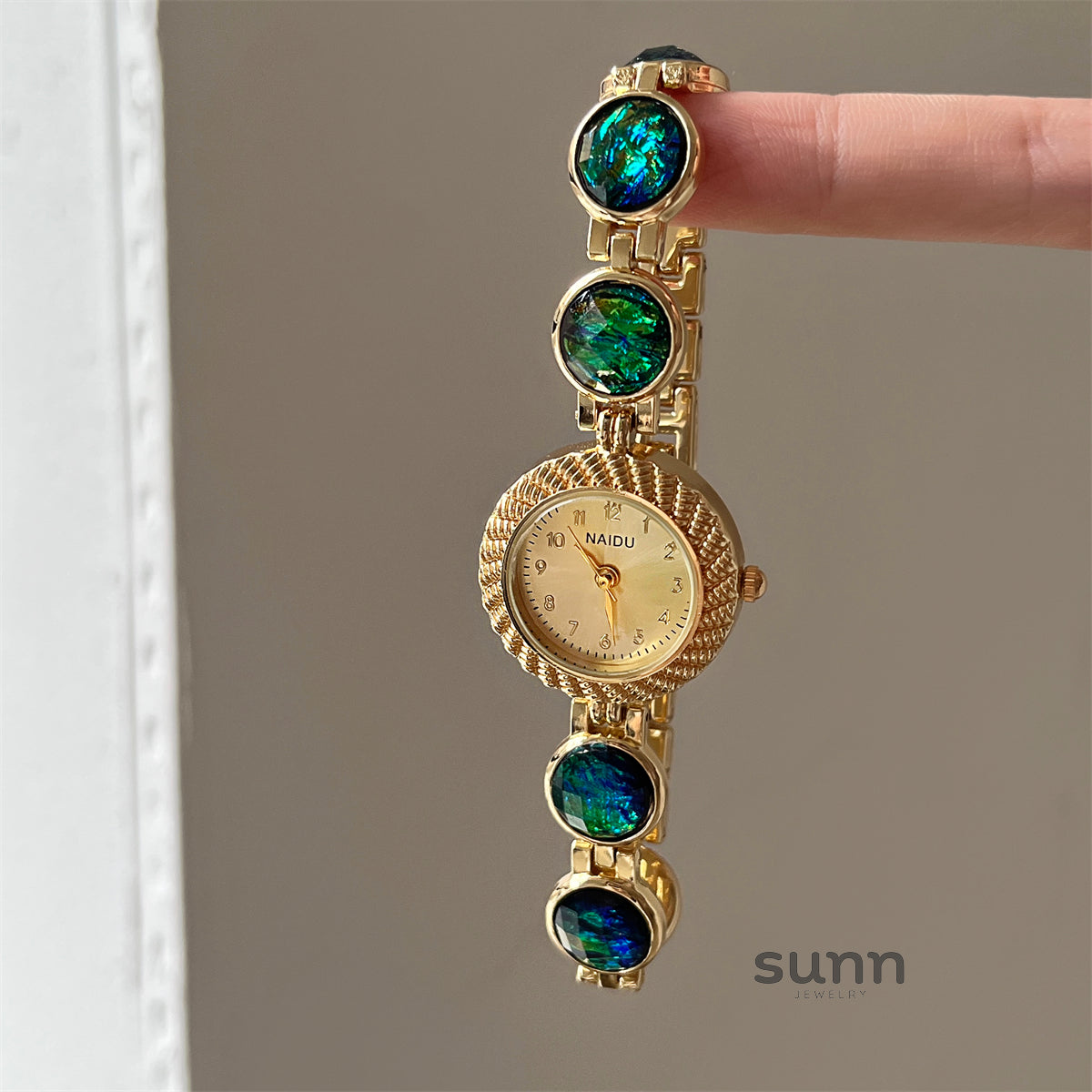 Nayeli Peacock Cat-Eye Watch [VG5JMPFO]