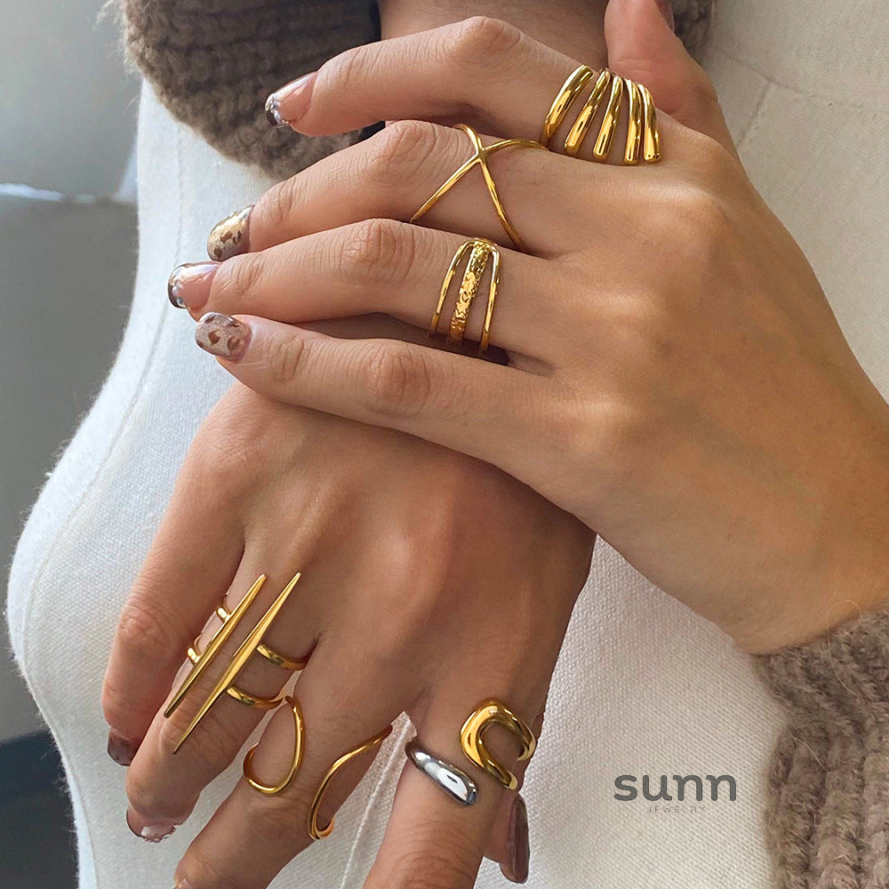 Nayelis Asymmetrical Open Ring [INTQL8U8]