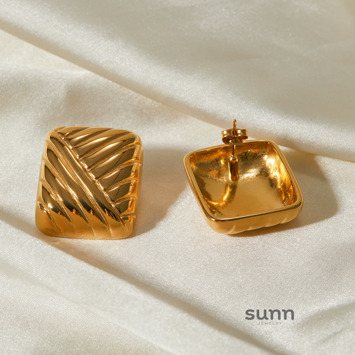 Nayelis Gold Braided Square Earrings [L5263V38]