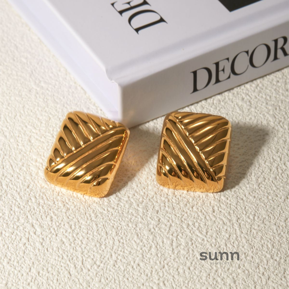 Nayelis Gold Braided Square Earrings [0I7IOGT5]