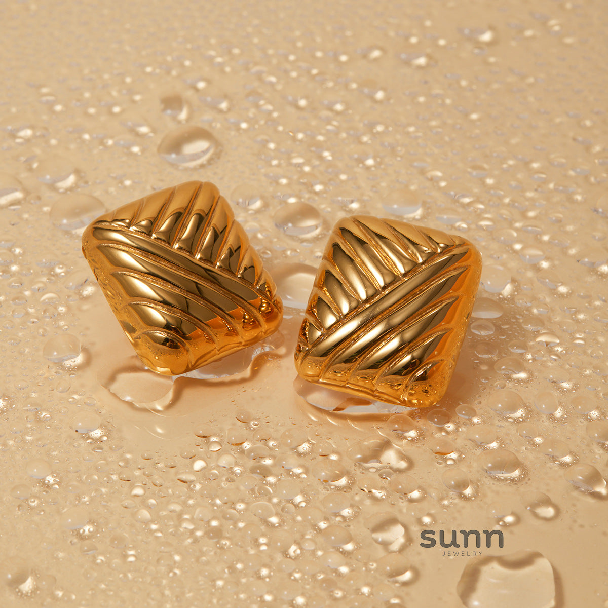 Nayelis Gold Braided Square Earrings [1T95R2UK]