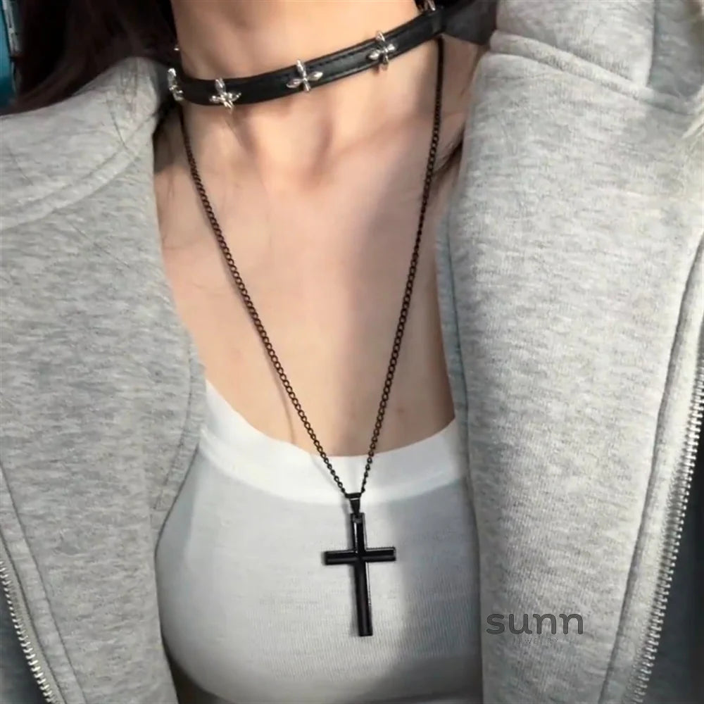 Nayelli Y2K Cross Pendant Choker