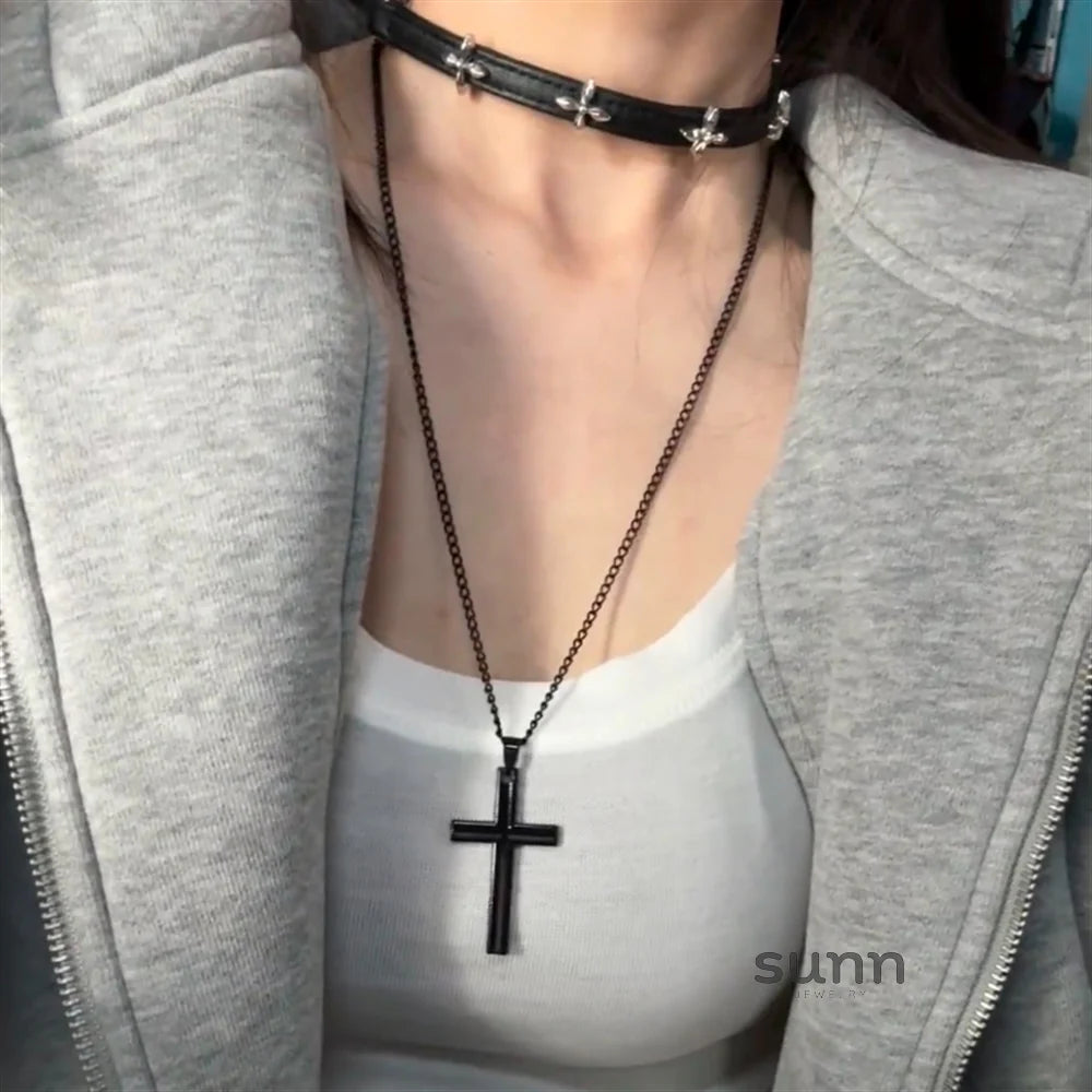Nayelli Y2K Cross Pendant Choker