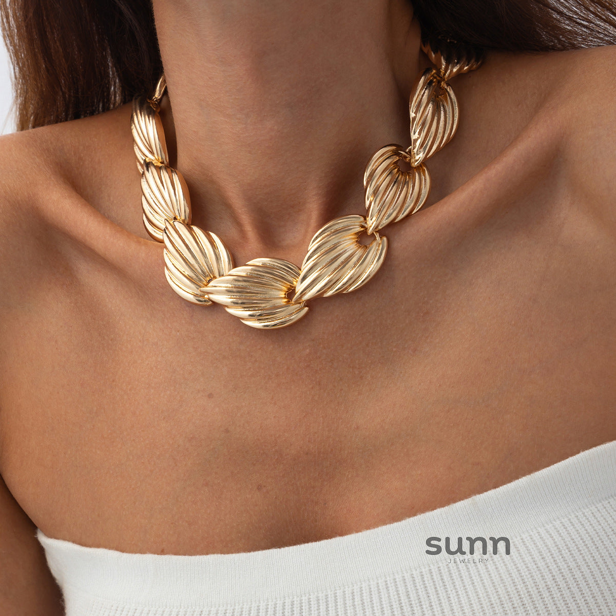 Nayely Fan Shell Necklace [PS3ZR23I]