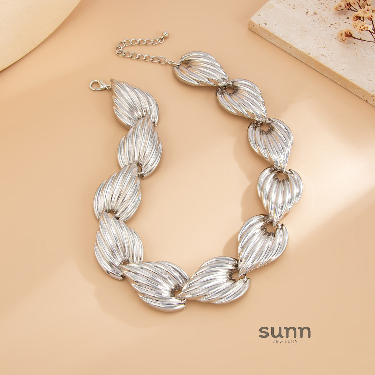 Nayely Fan Shell Necklace [MO02ECPK]