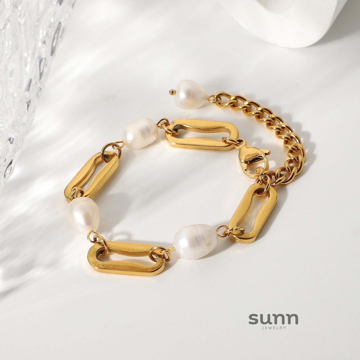 Nayely Gold Baroque Pearl Bracelet [R5QBJREB]