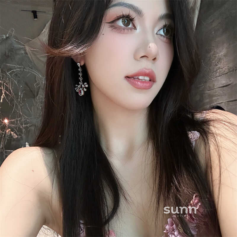 Nayla Ruby Drop Earrings [WM2Y60H1]