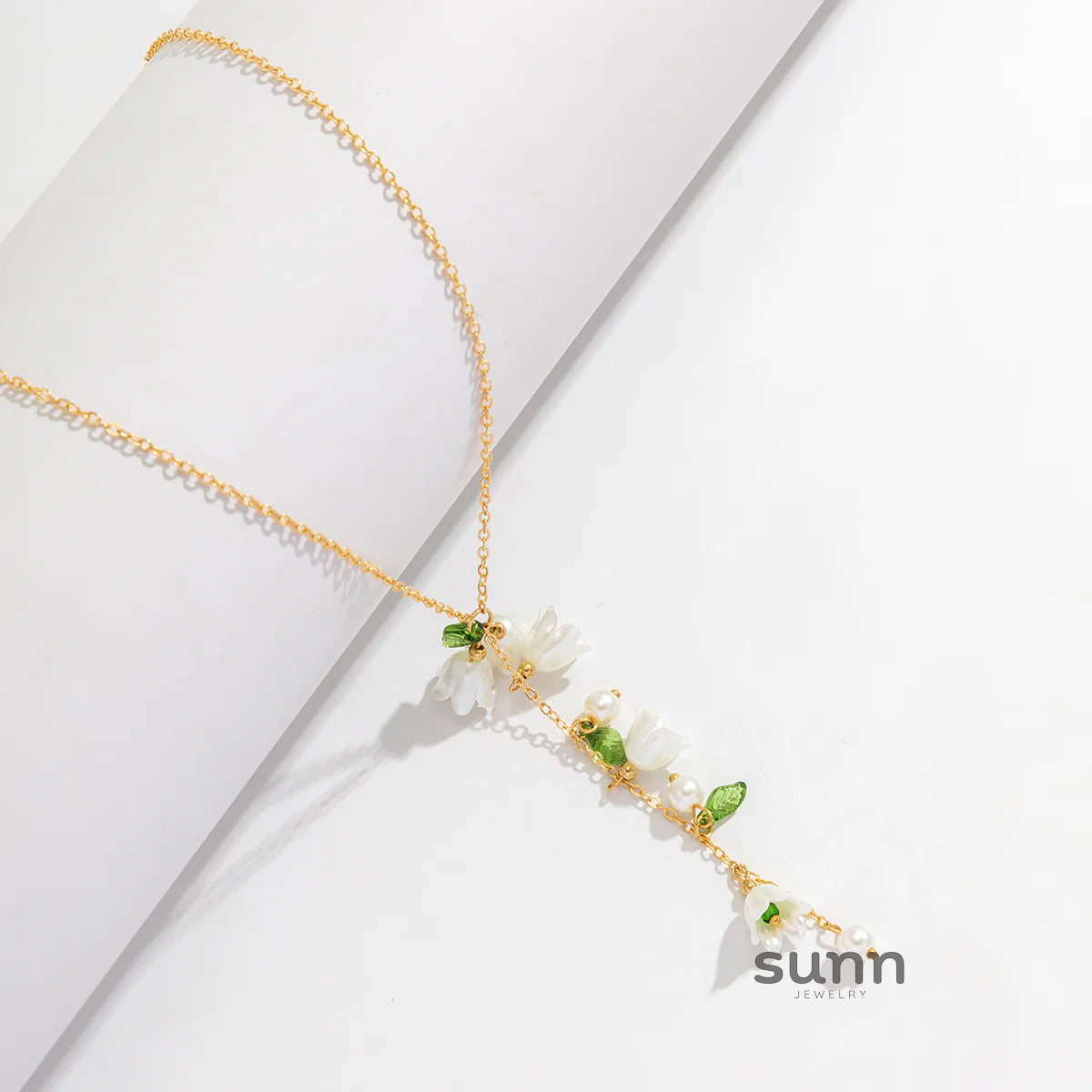 Naylah Floral Pearl Earring Set