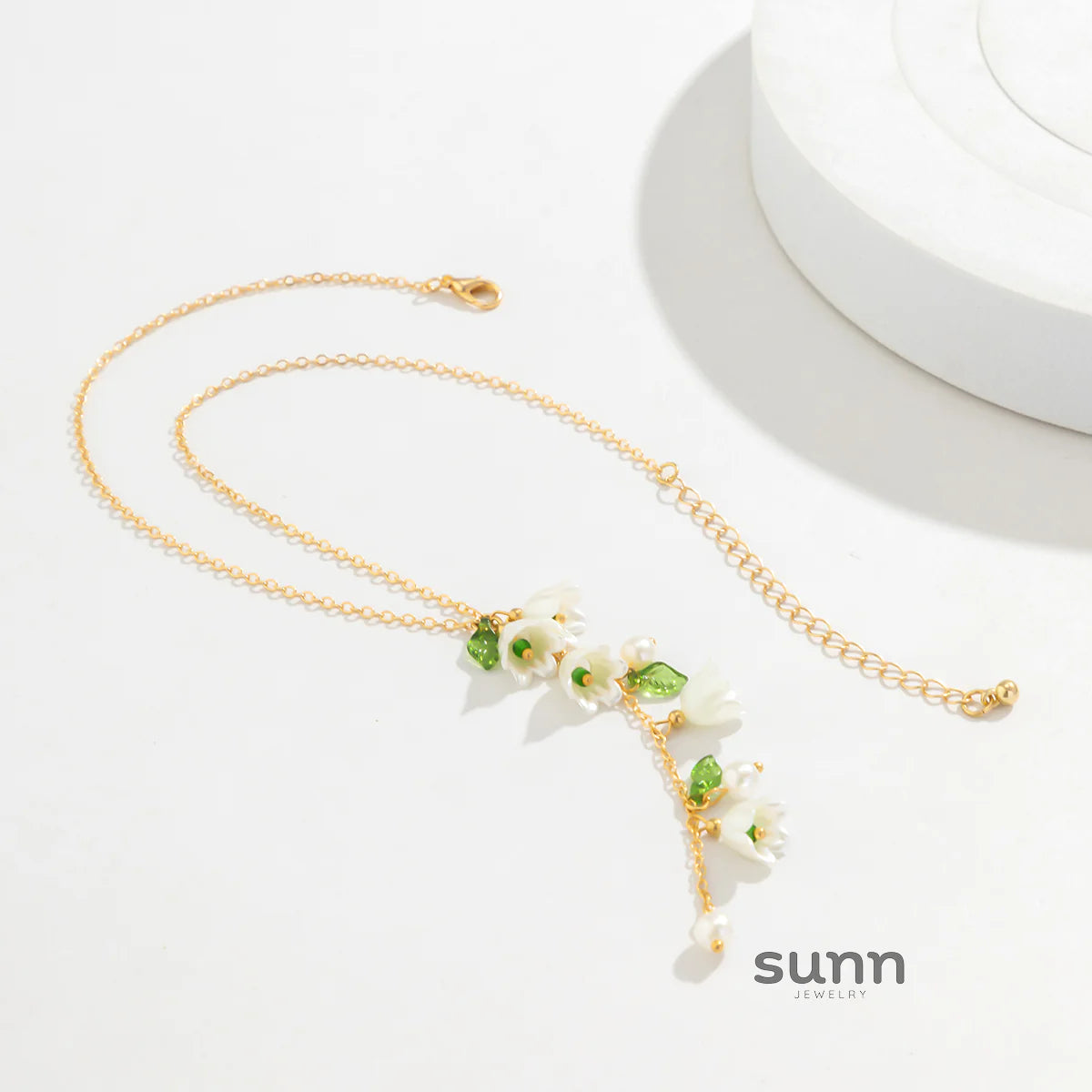 Naylah Floral Pearl Earring Set