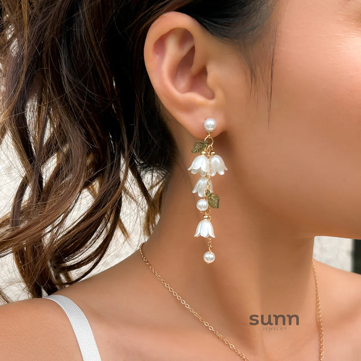 Naylah Floral Pearl Earring Set