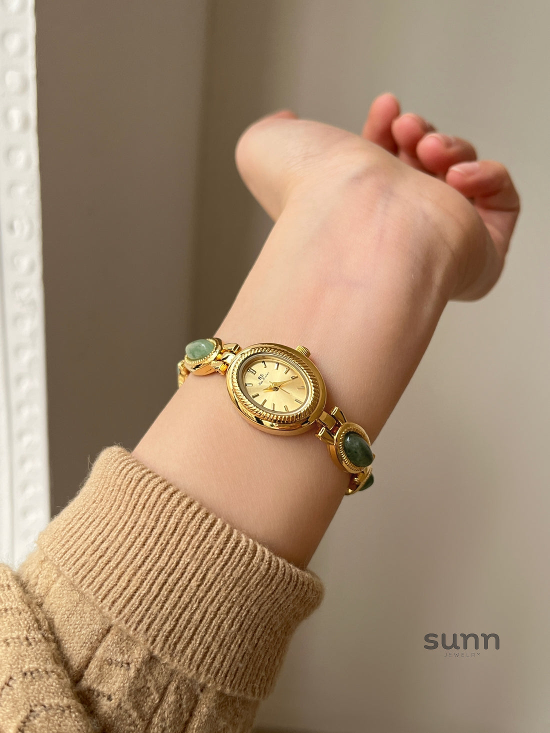Nayomi Oval Jade Watch [Y6QY0MJ4]
