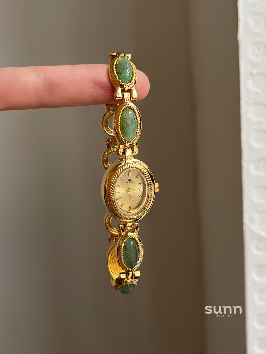 Nayomi Oval Jade Watch [LV2AV6S2]