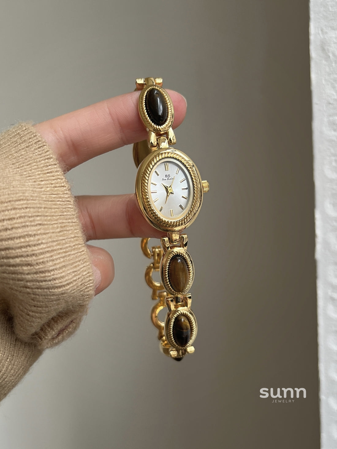 Nayomi Oval Jade Watch [XXWRN8ZD]